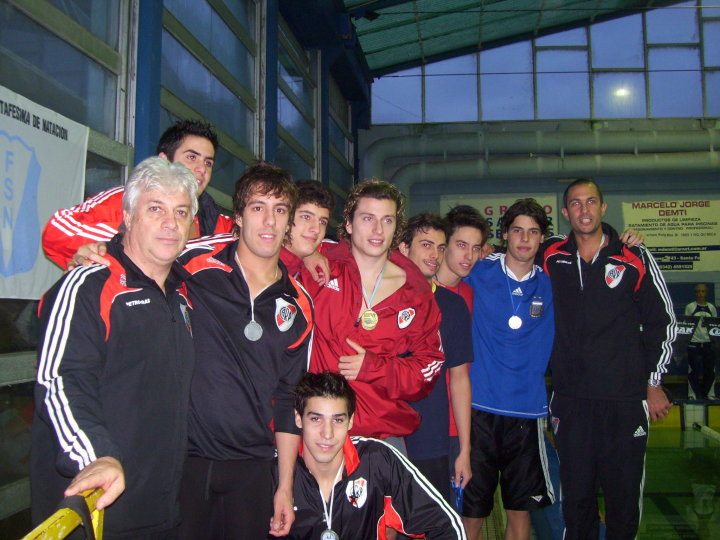 De izq a der. Orlando Moccagatta, Micael Tambucho, Facundo Miguelena, Farías, Alex Strelkov. Luego Panza, Gundel, Lupacchin (SAGVB ) y Guga Langone .